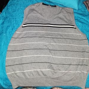 Men's Old Navy V-neck sweater vest size  XL